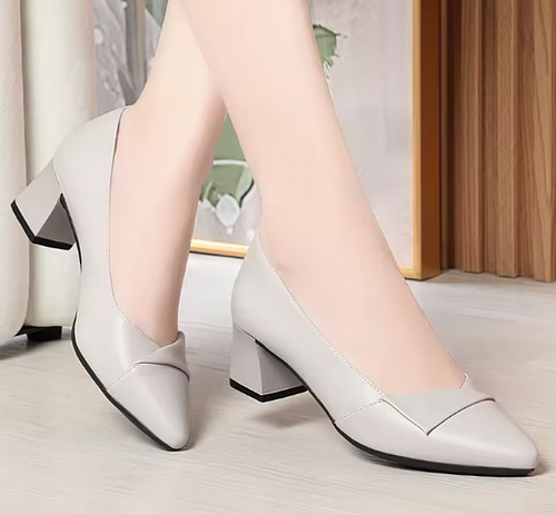 Celeste Schuhe mit spitzem Absatz
